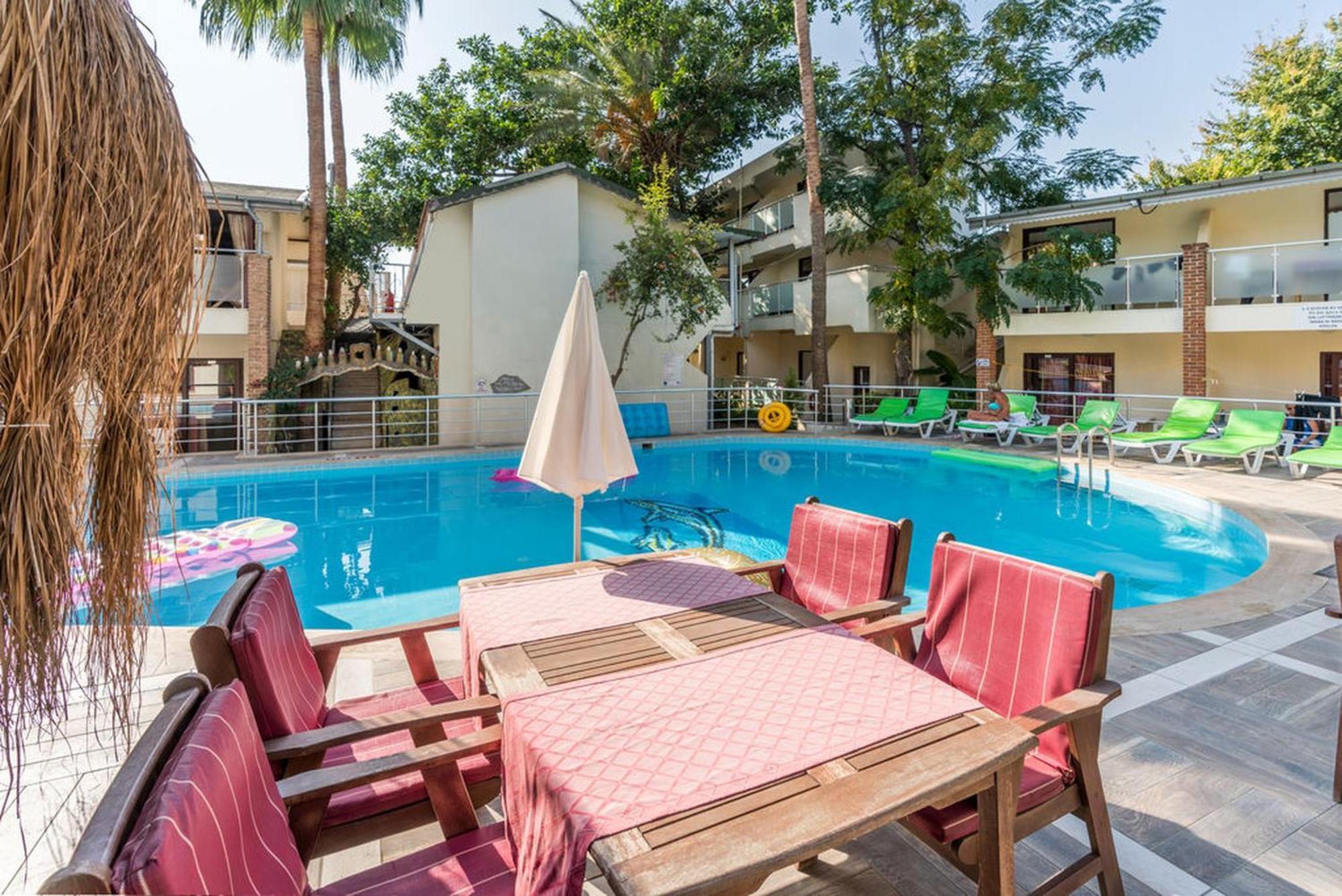 Tropic Beach Club Side Hotel Exterior foto