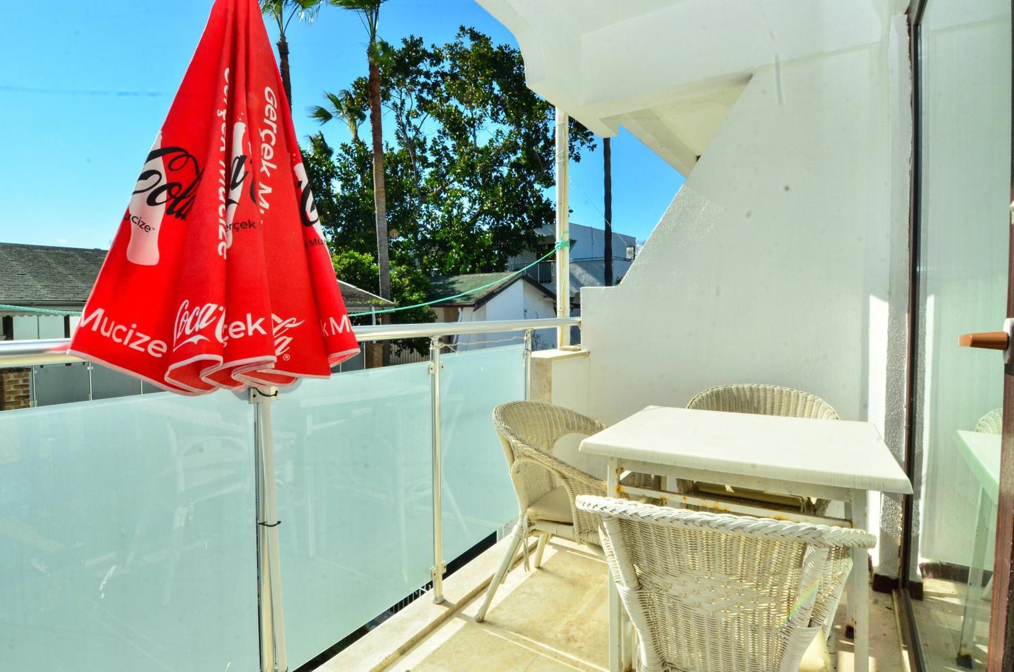 Tropic Beach Club Side Hotel Exterior foto